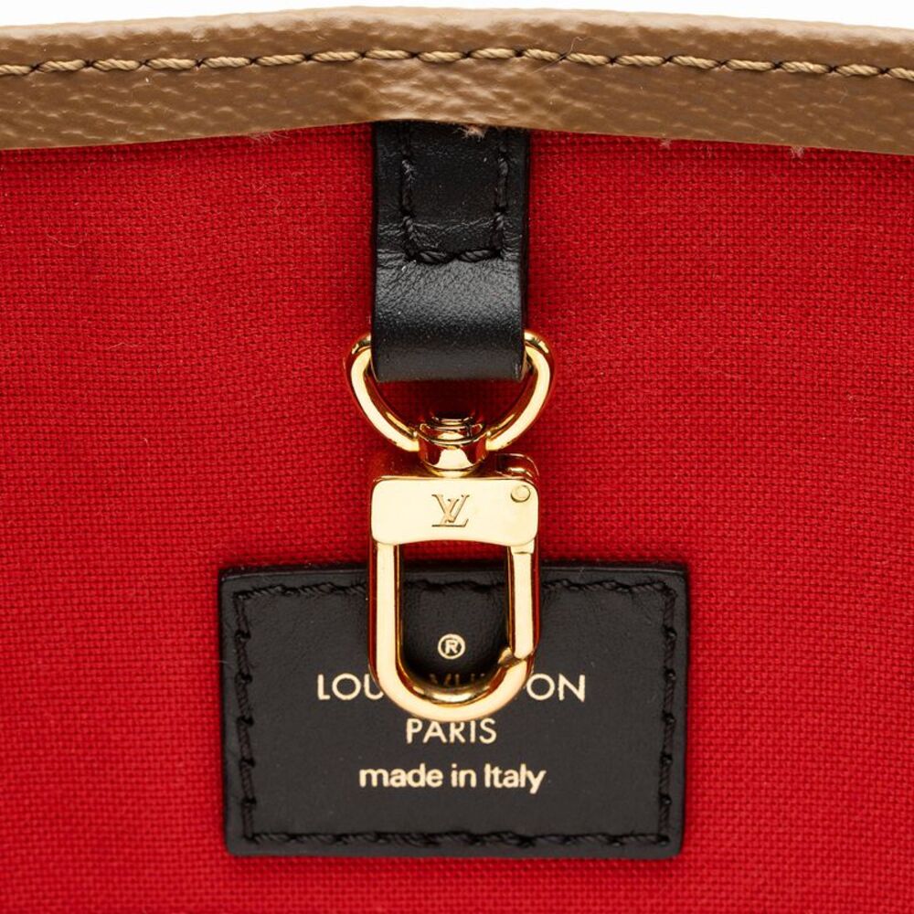 Louis Vuitton Giant Monogram Canvas Onthego GM Tote - Picture 9 of 16